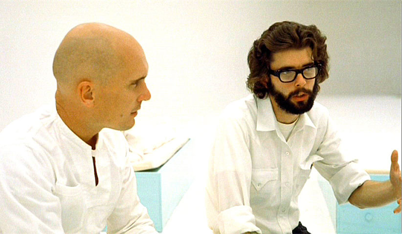 لوکاس جوان سر صحنه‌‌‌ی فیلم THX 1138