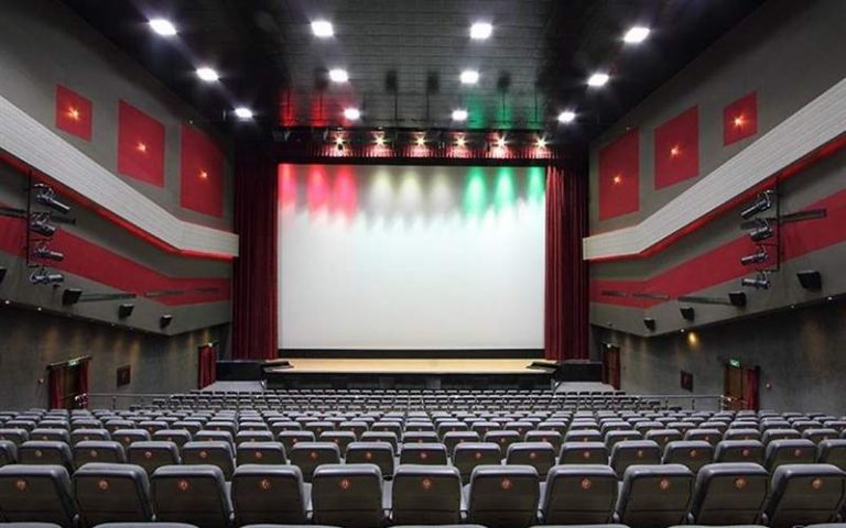 تجهیز سینما استقلال برای جشنواره فجر